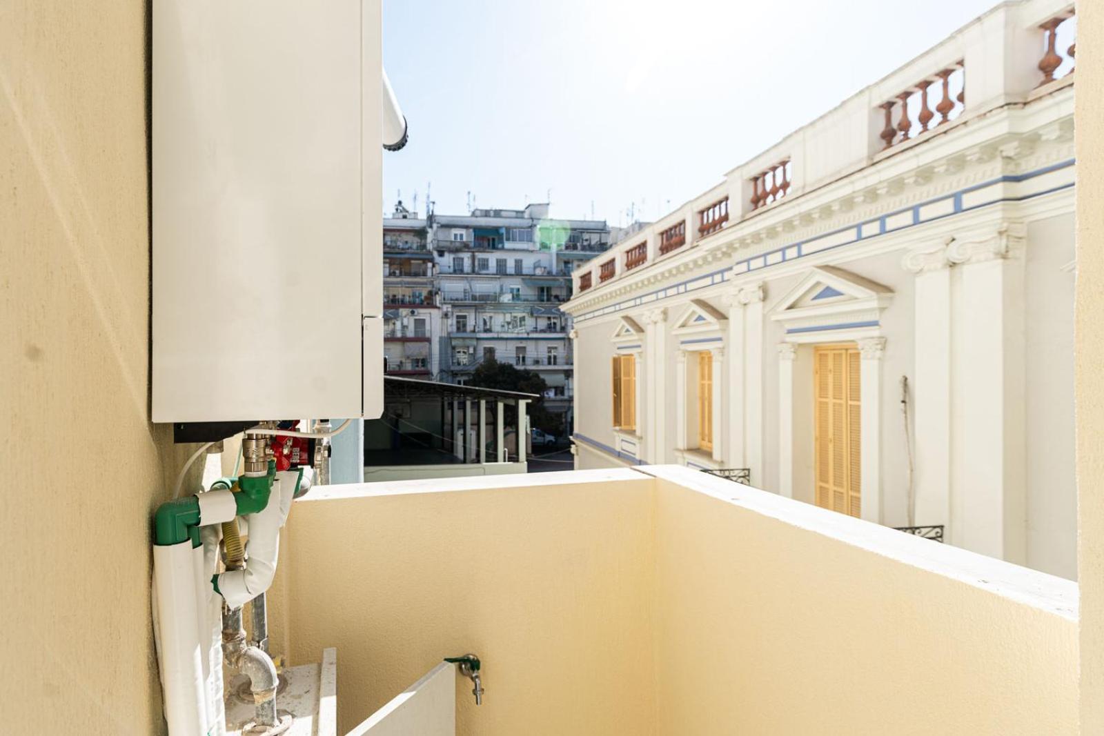 Modern 3 Bedroom Luxury Apartment Thessaloniki Exterior photo